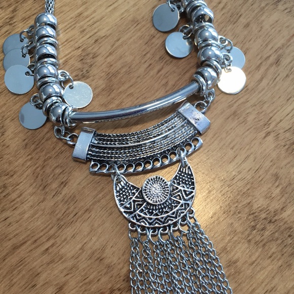 Aldo necklace. Silver colour. 21.5 inches for the neck. NWOT. 3 for $15 - Picture 4 of 5